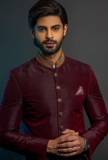 Red Sherwani For Dulha